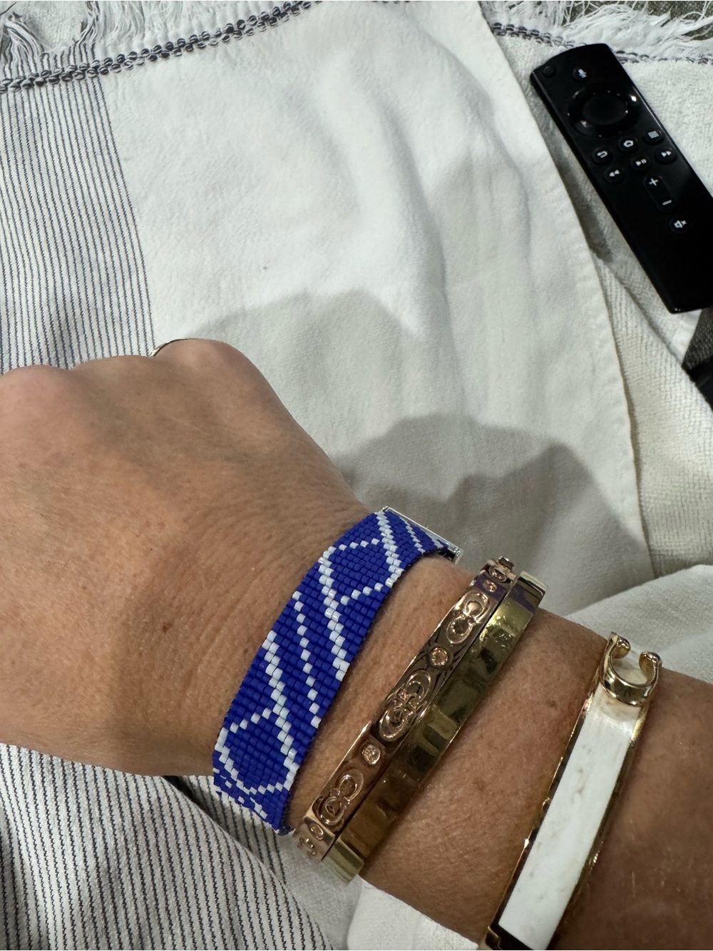 Handmade Blue and White Beaded Bracelet — Elegant Geometric Wristlet